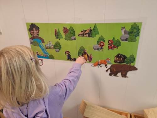 Eventyrveggen har skapt et spennende samlingspunkt på avdelingen
